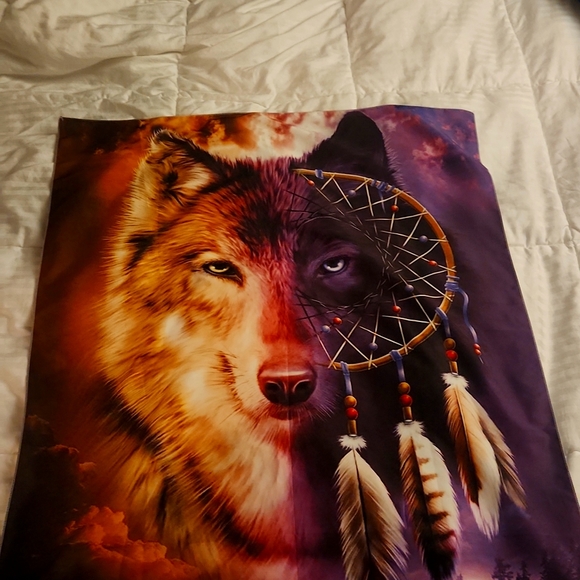 Wolf Tapestry - Picture 1 of 2
